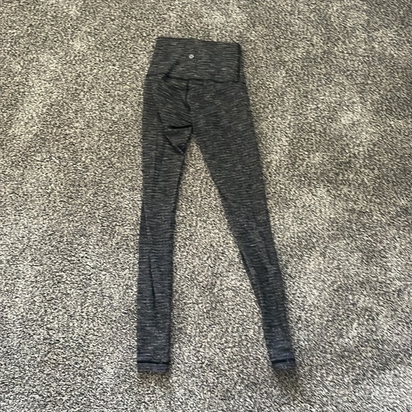 Lulu leggings size 4 - Picture 2 of 2